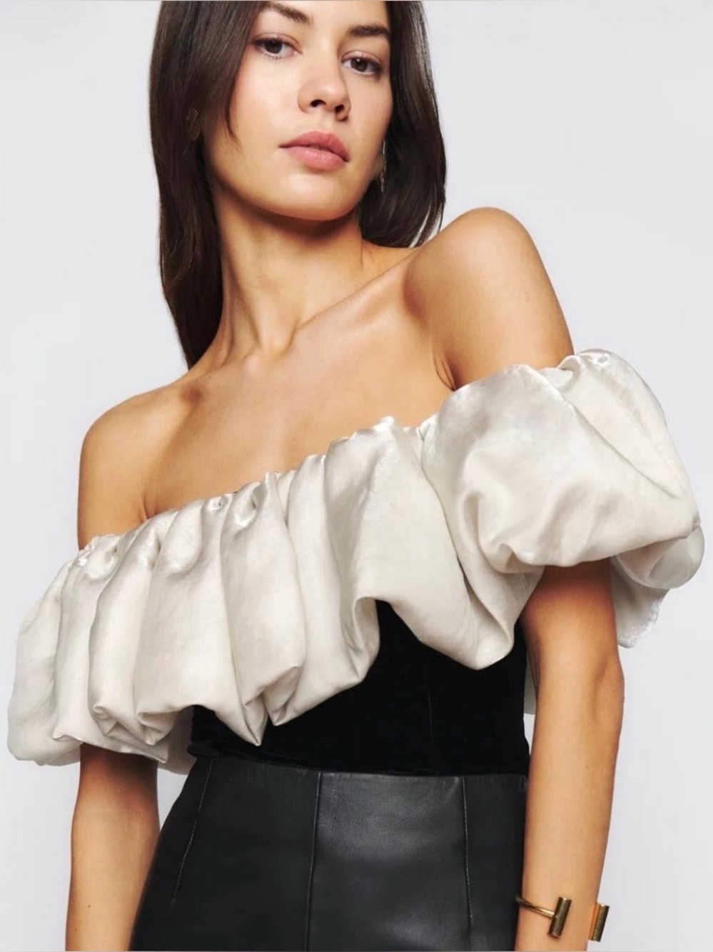 Reformation Lexi Velvet & Shimmer Ruffle Off-The-Shoulder Top Black Cream Sz 6
